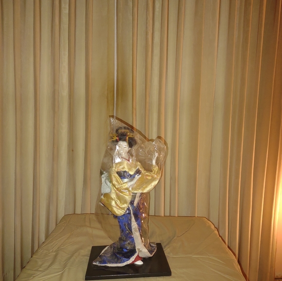 High Value Japanese Geisha Doll - Picture 2 of 14